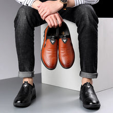 Load image into Gallery viewer, Men&#39;s Leather Casual Soft-Soled Non-Slip Breathable Sneakers Shoes