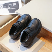 Load image into Gallery viewer, Boys Leather British Style Black Flat Shoe