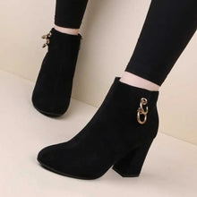 Load image into Gallery viewer, Women&#39;s Vintage Block Heel Ankle Boots