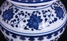 Load image into Gallery viewer, Blue And White Ceramic General Jar Artwork Storage Jar