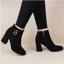 Load image into Gallery viewer, Women&#39;s Vintage Block Heel Ankle Boots